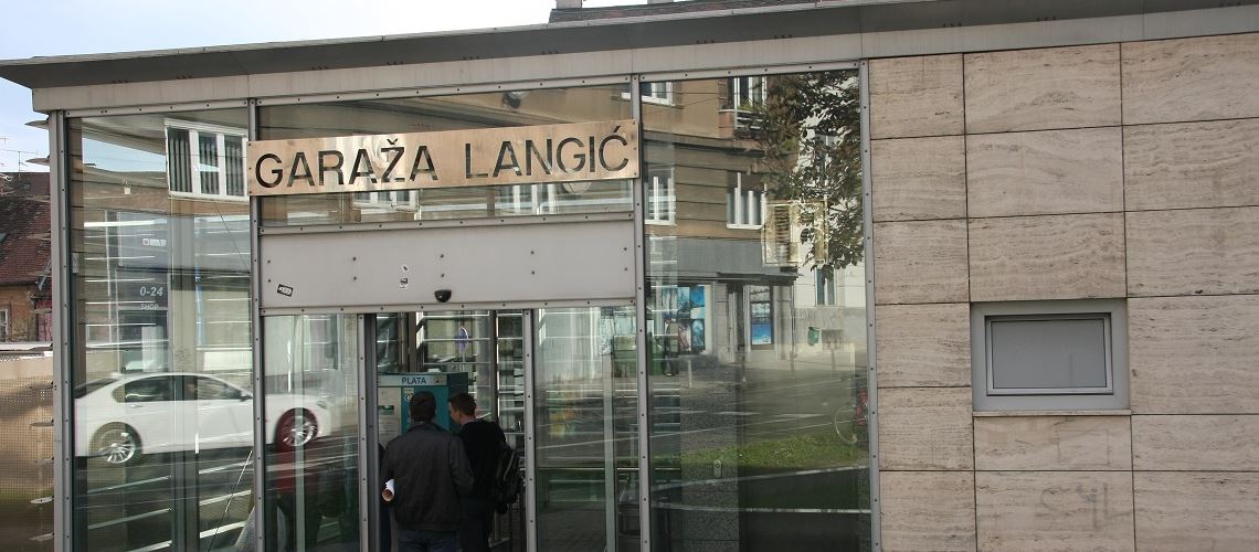 Javna garaža Langov trg